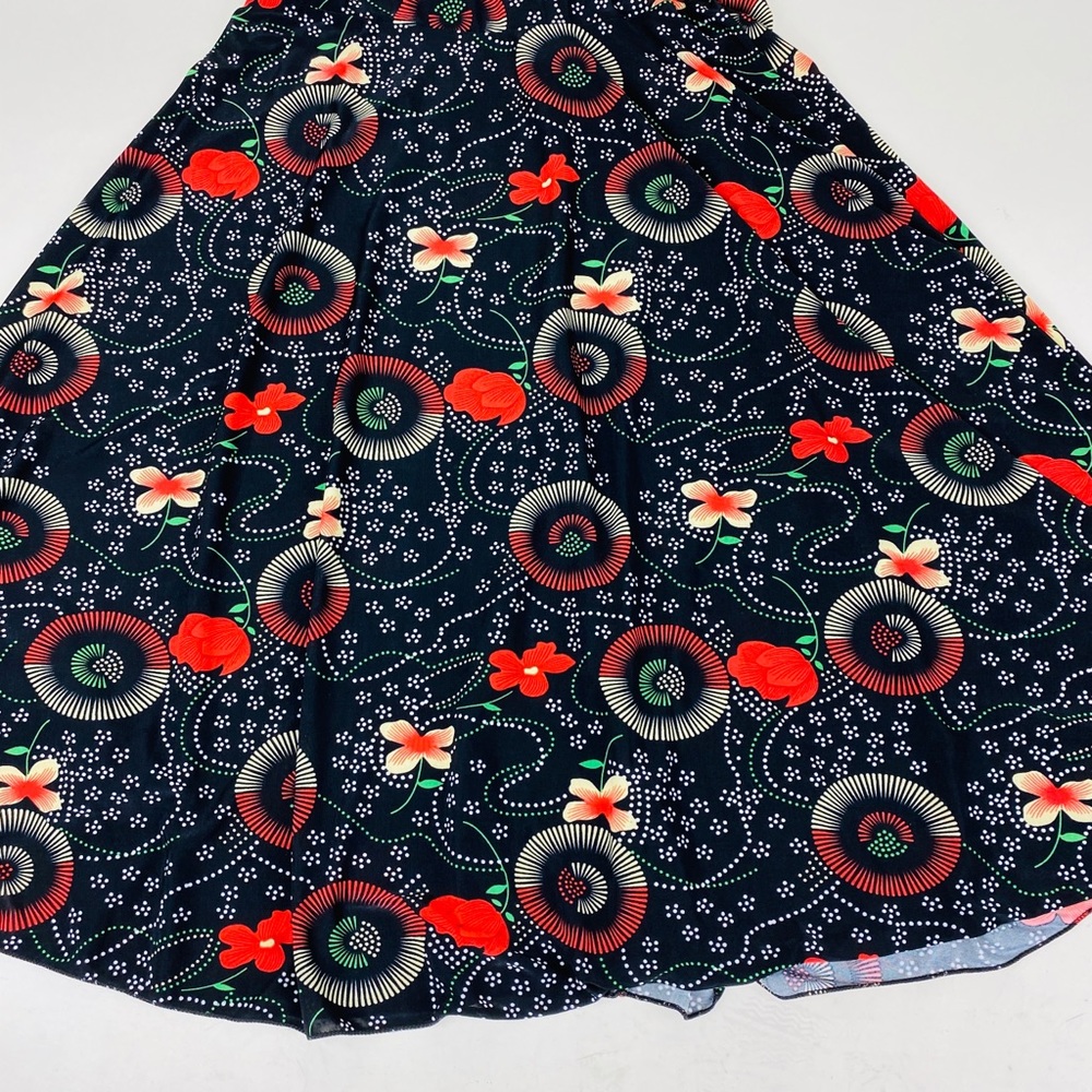Emily Stacy- ALine Skirt-Floral red. Elastic-Large